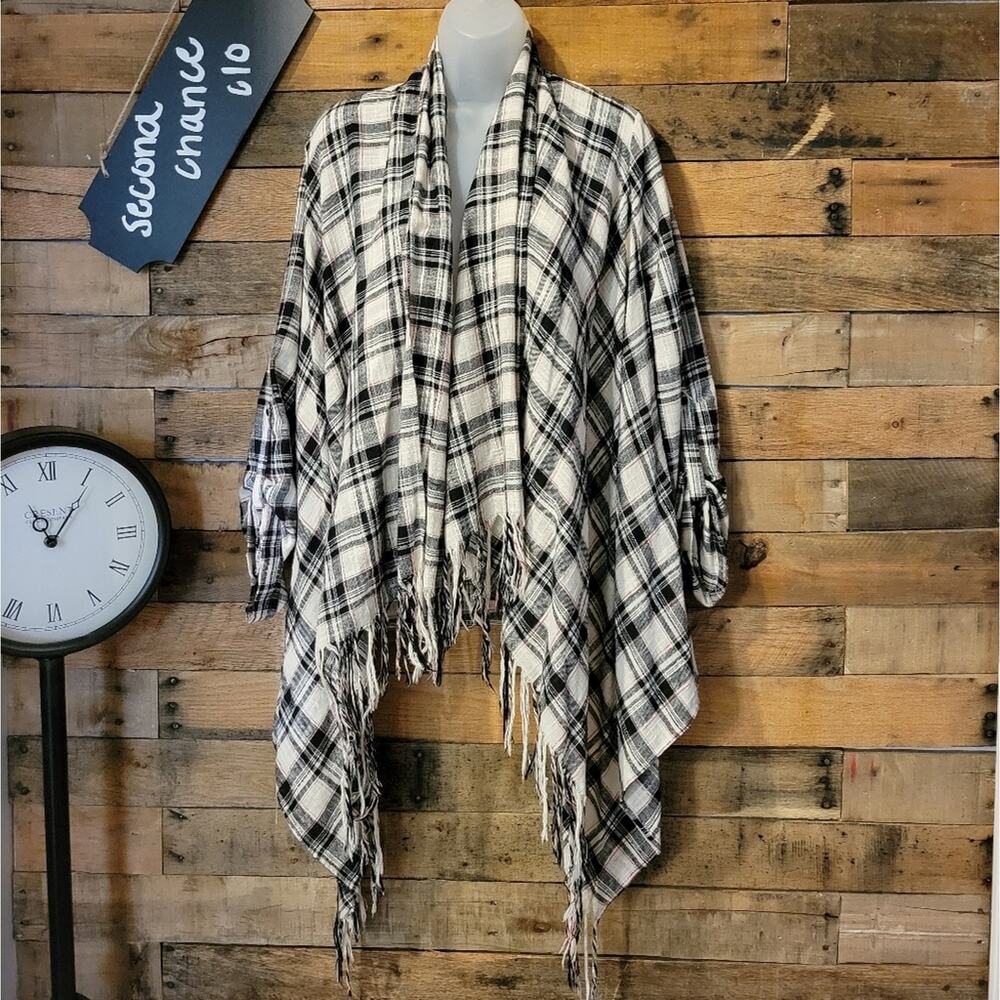 Styleholic women's plaid light weight waterfall poncho size medium
